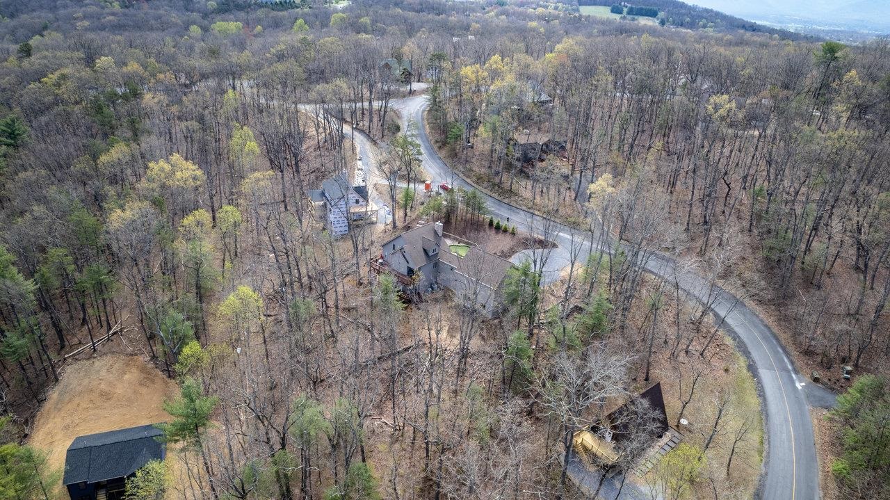 2279 LANIER LN