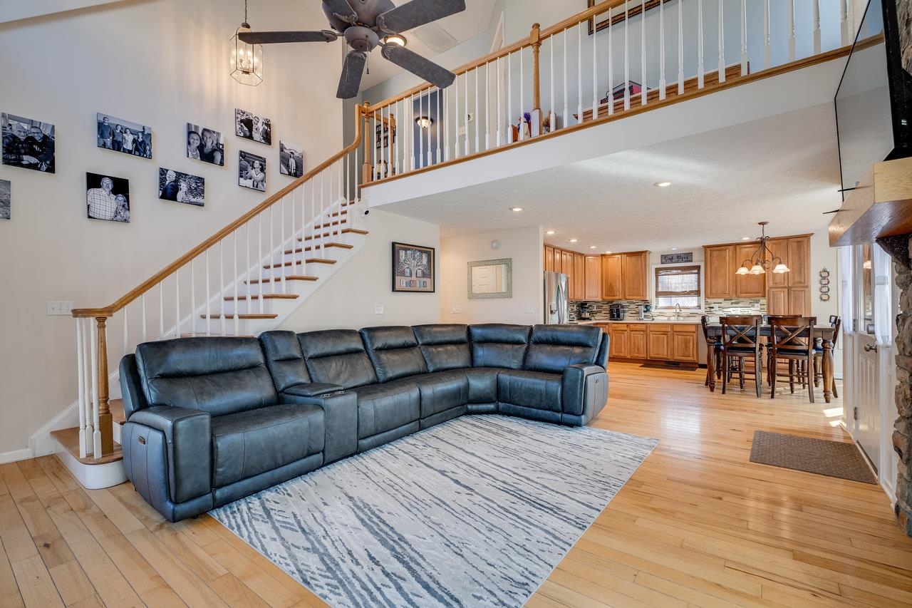 2279 LANIER LN