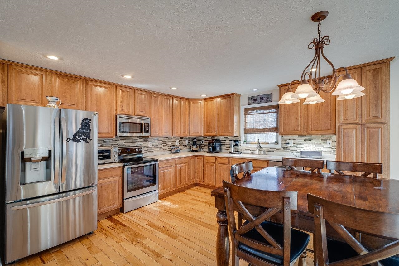 2279 LANIER LN