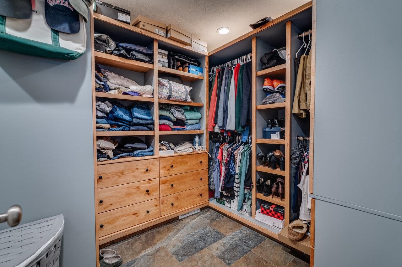 2279 LANIER LN