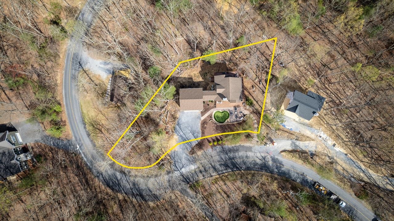 2279 LANIER LN