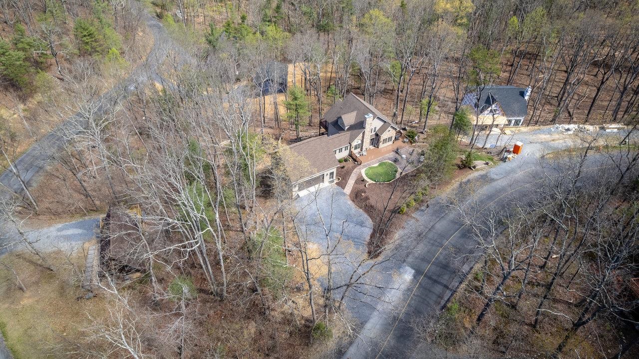 2279 LANIER LN