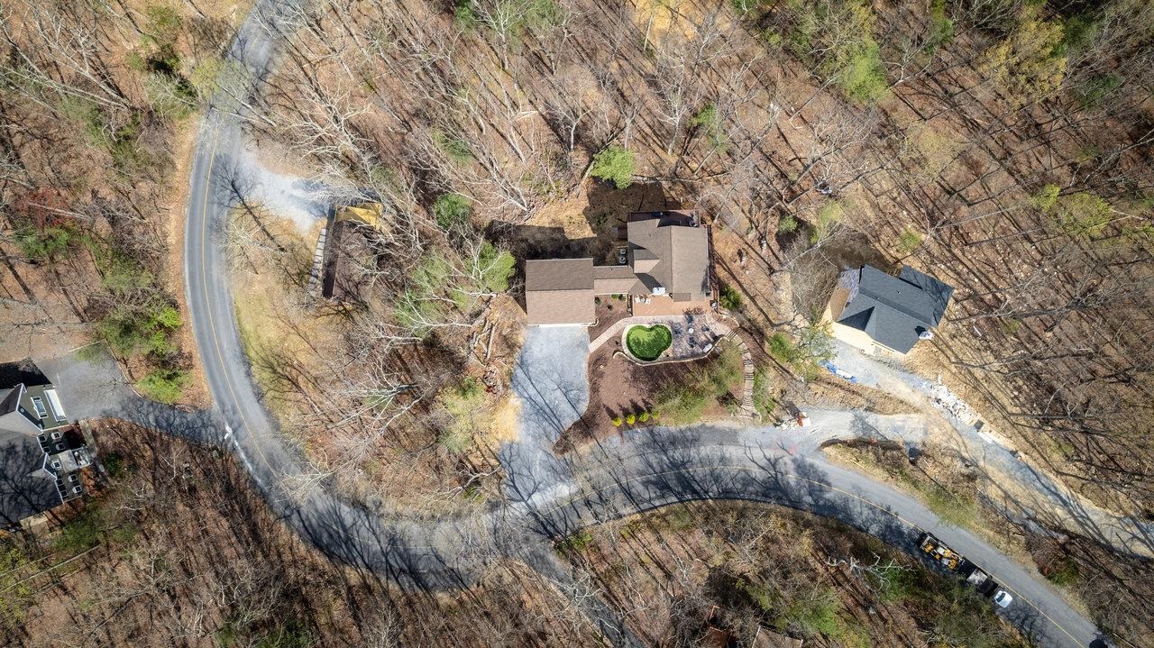2279 LANIER LN