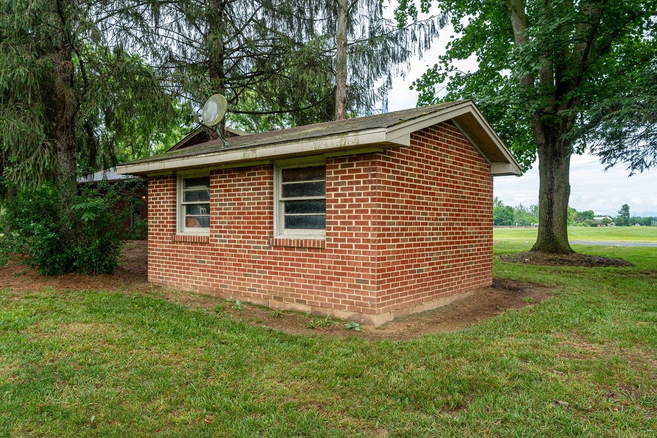 5127 CAPTAIN YANCEY RD