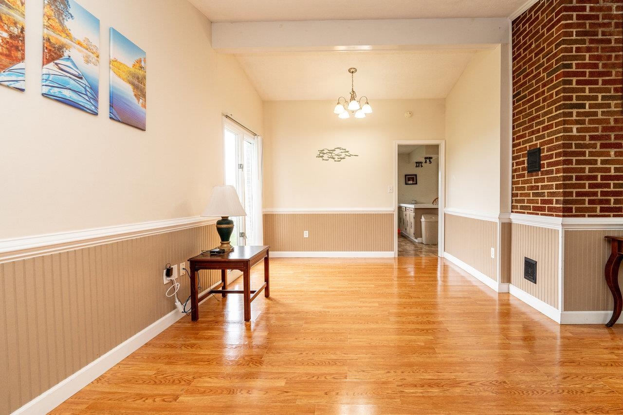 5127 CAPTAIN YANCEY RD