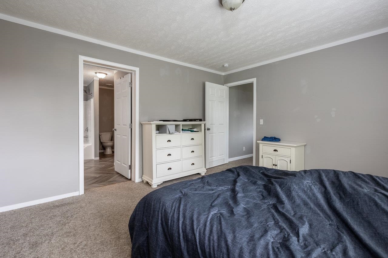 101 BROOKHOLLOW RD