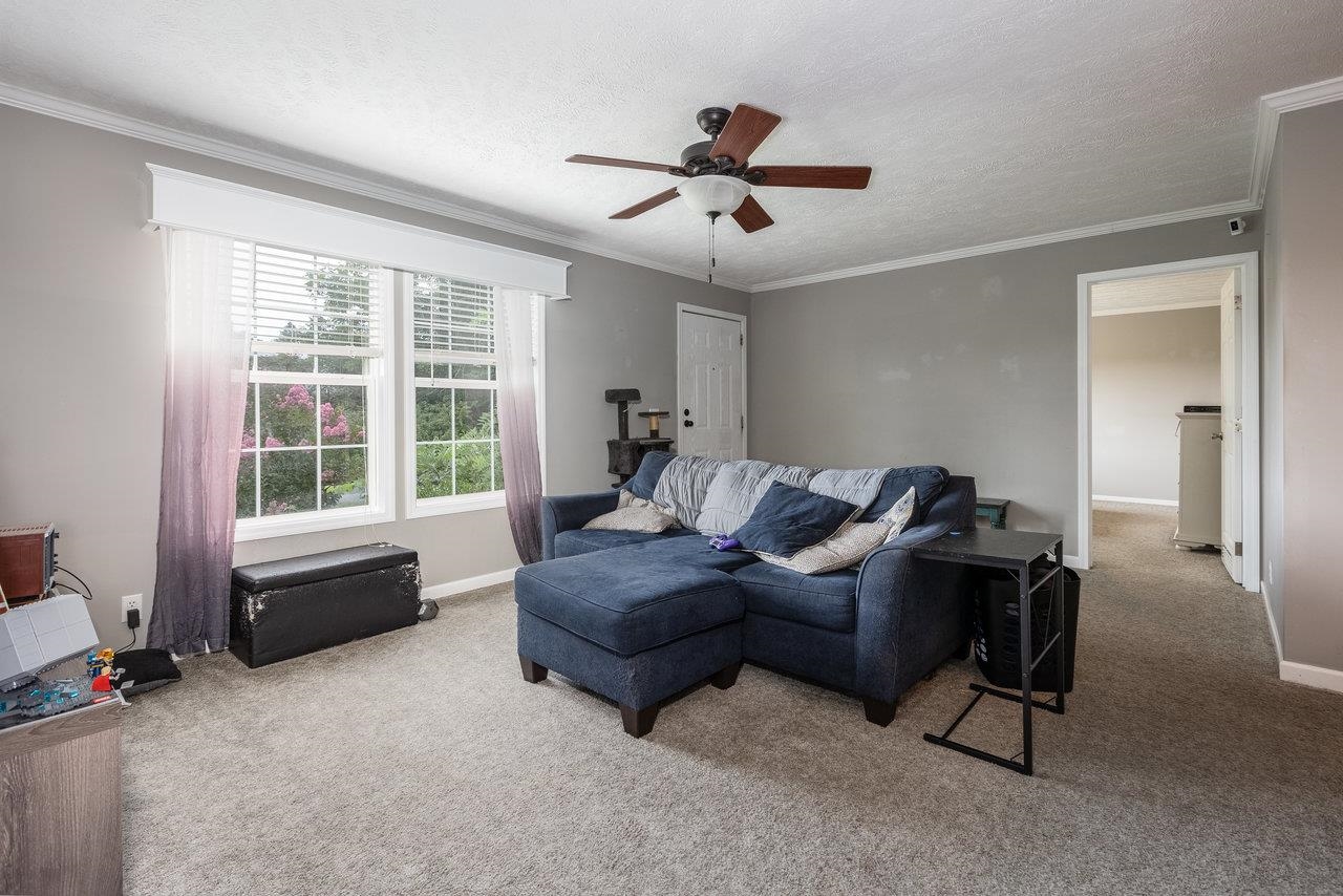 101 BROOKHOLLOW RD