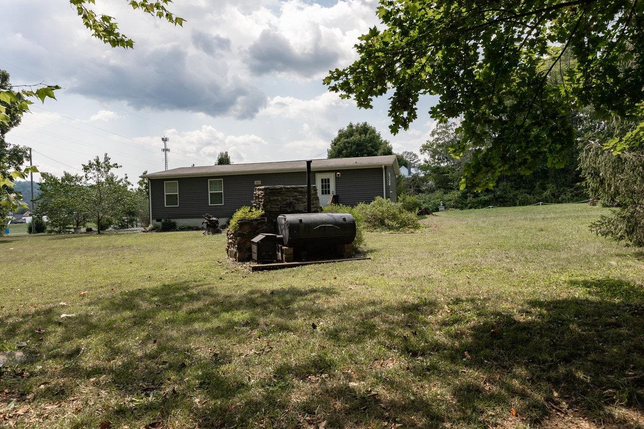 101 BROOKHOLLOW RD