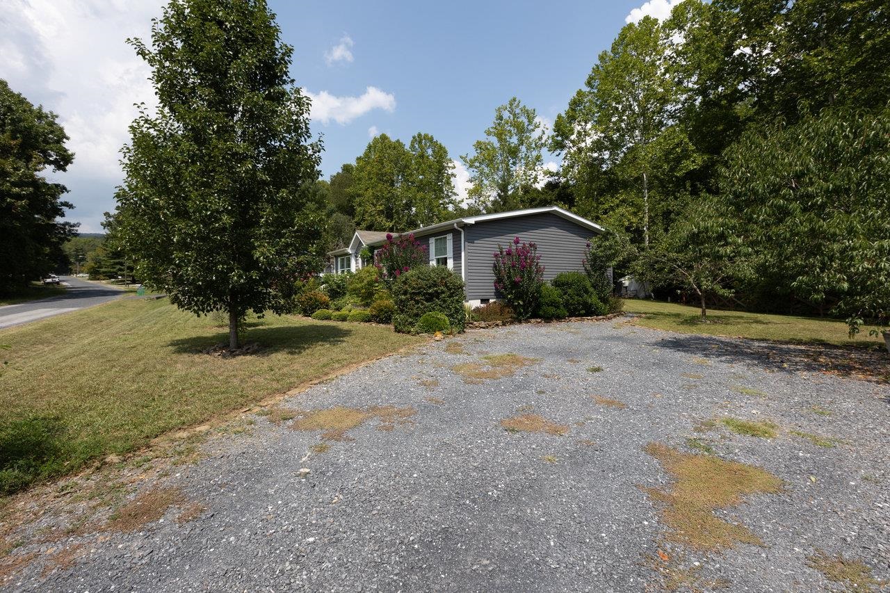 101 BROOKHOLLOW RD