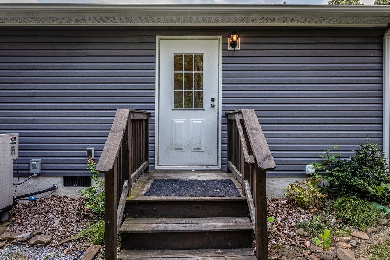 101 BROOKHOLLOW RD