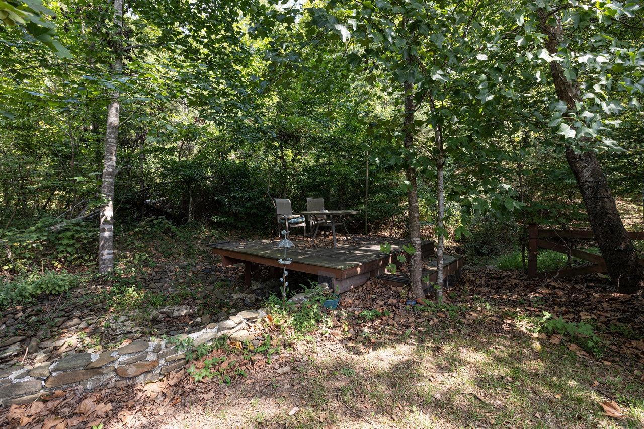 101 BROOKHOLLOW RD