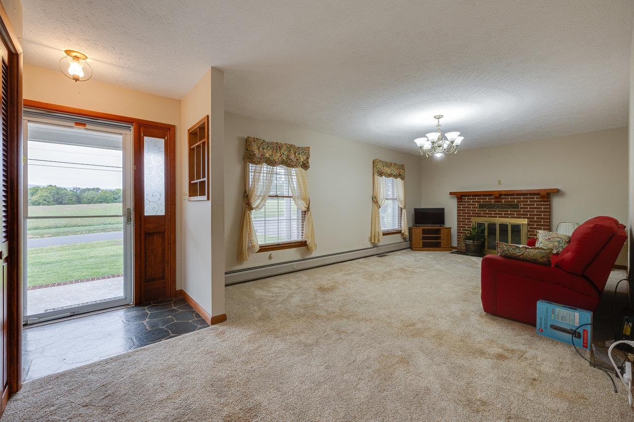 1612 SAMUELS RD