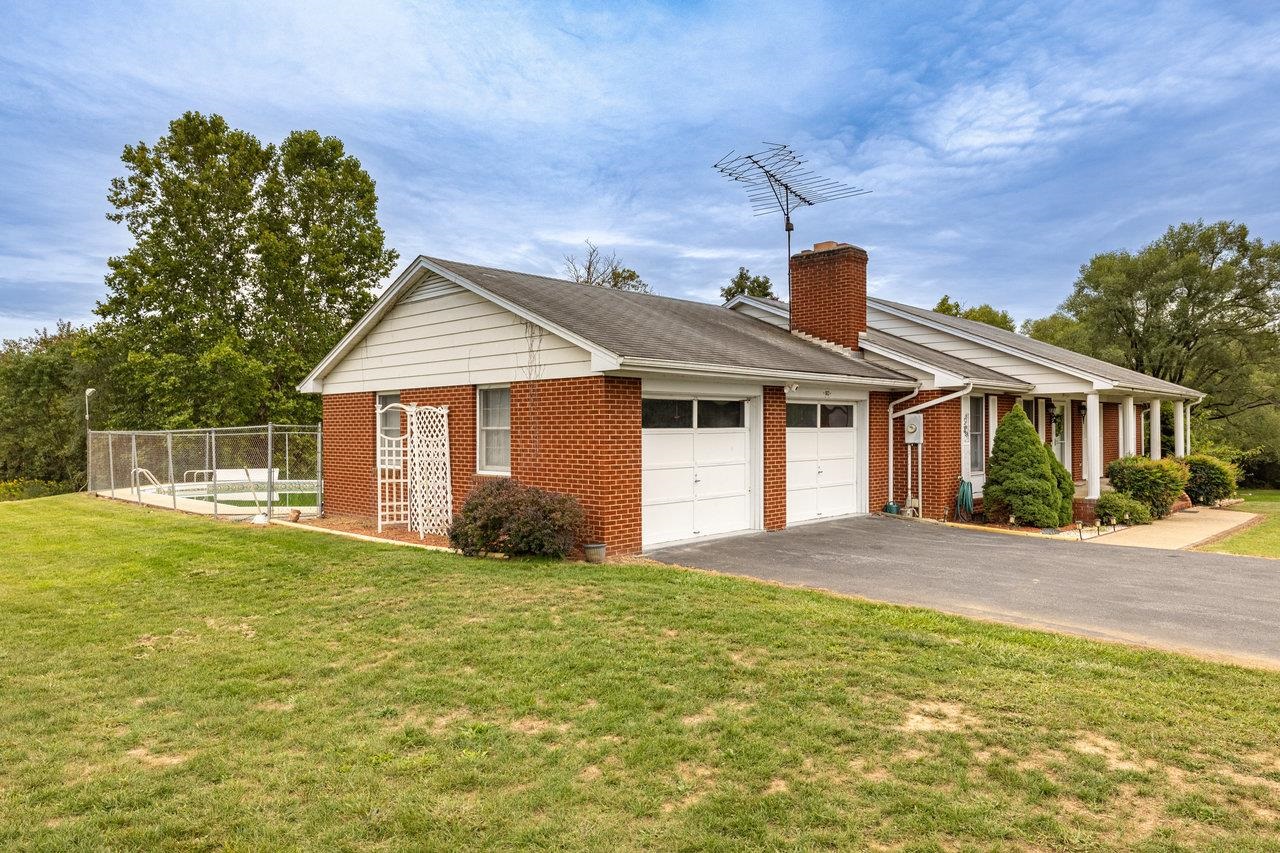 1612 SAMUELS RD