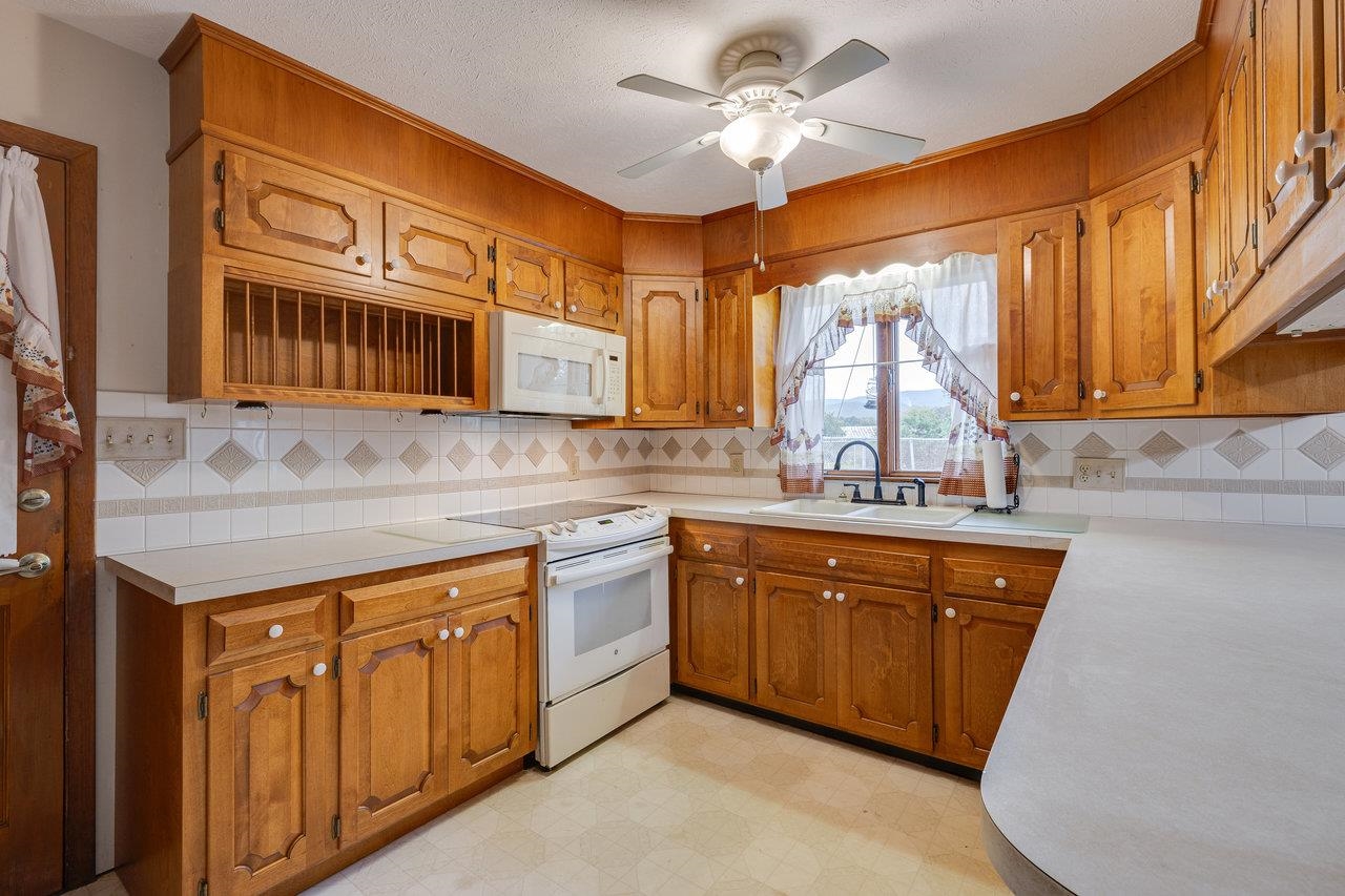 1612 SAMUELS RD