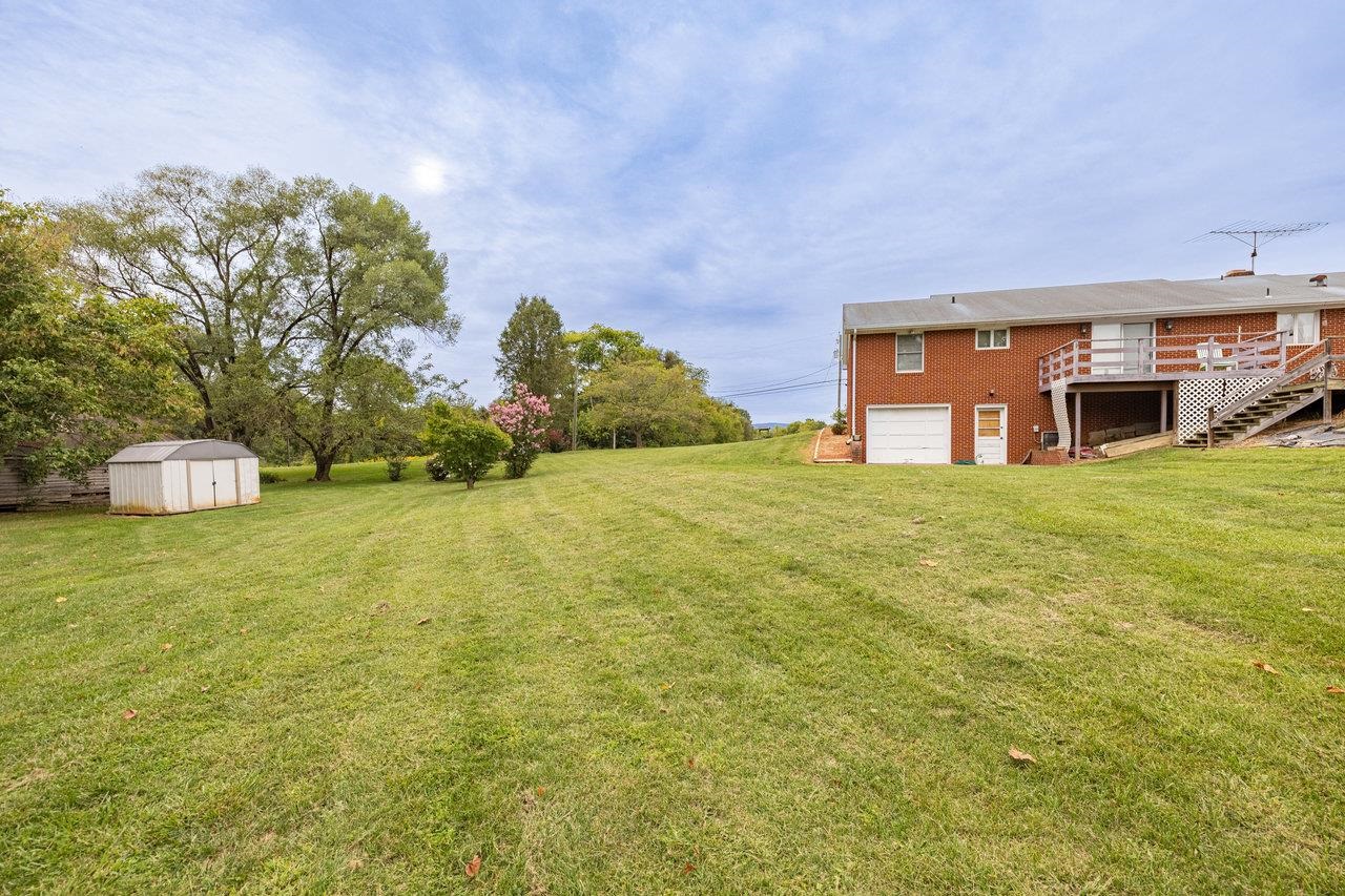 1612 SAMUELS RD