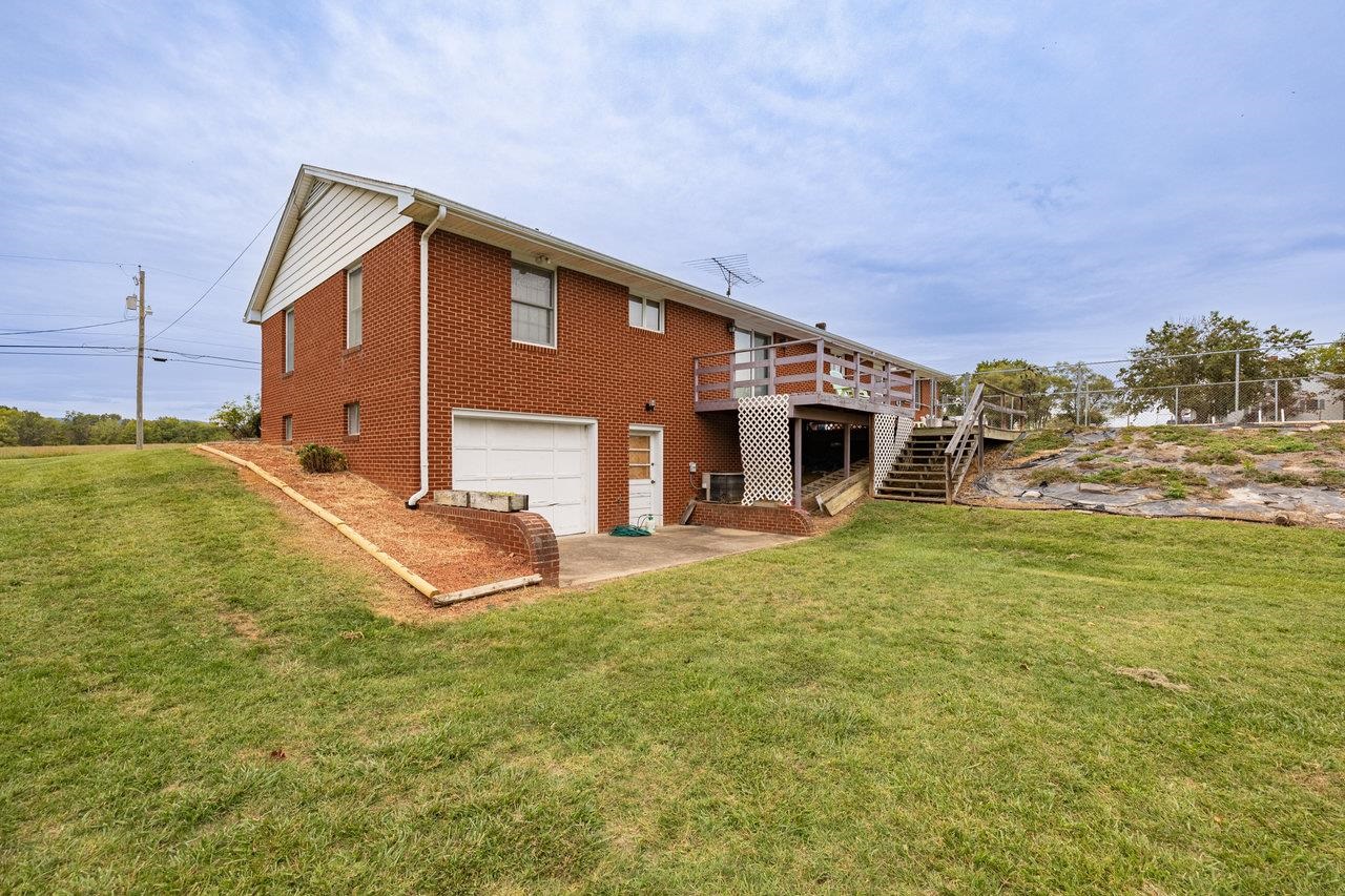 1612 SAMUELS RD