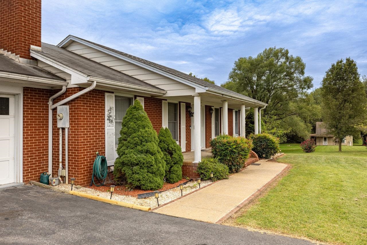 1612 SAMUELS RD