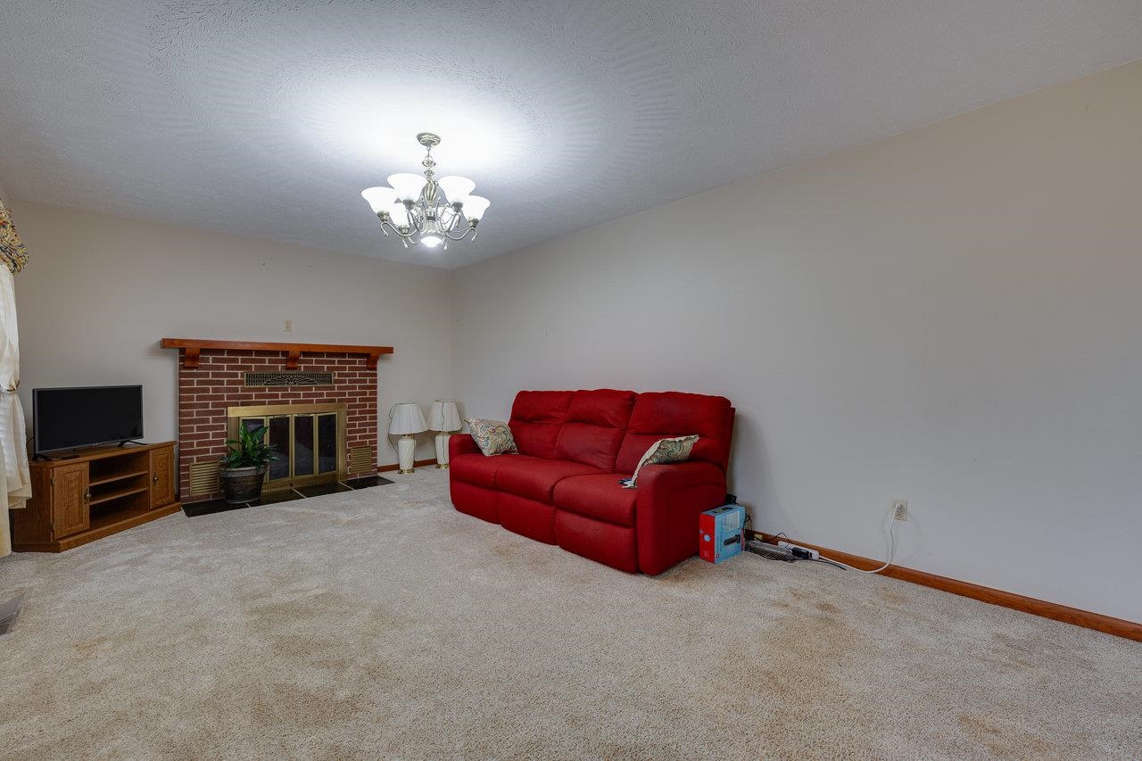 1612 SAMUELS RD