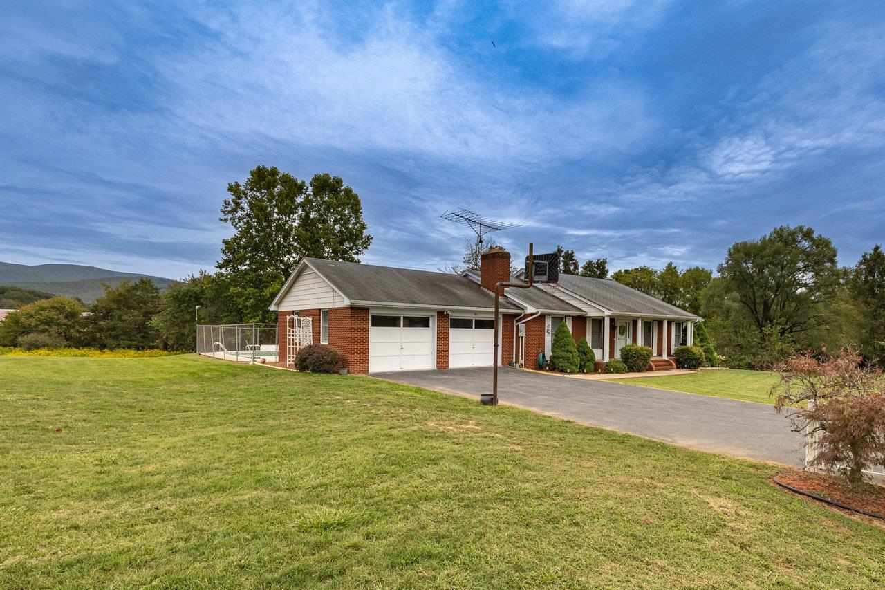 1612 SAMUELS RD