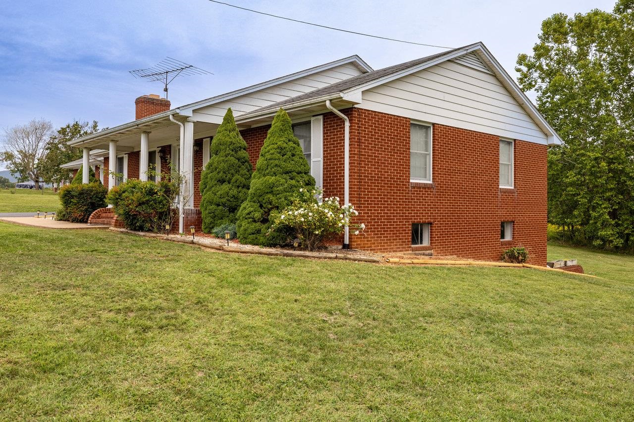 1612 SAMUELS RD