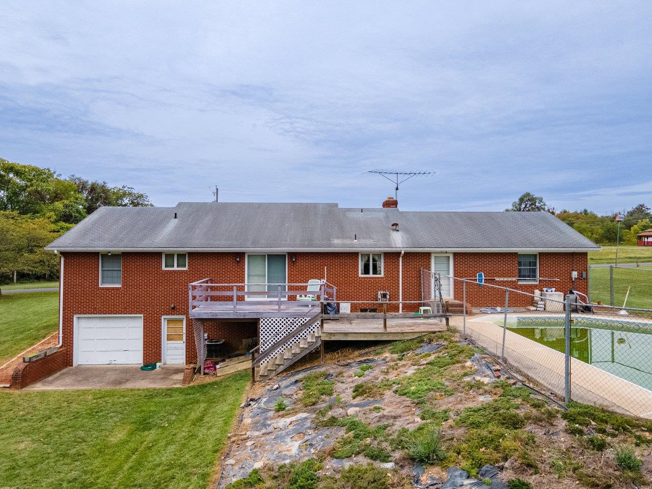 1612 SAMUELS RD
