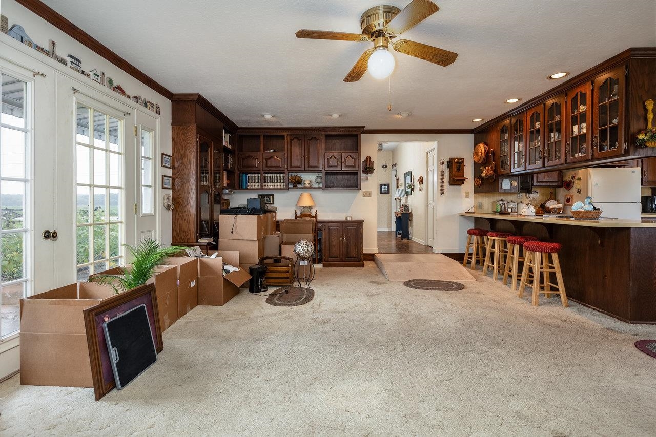 2103 DOGWOOD AVE