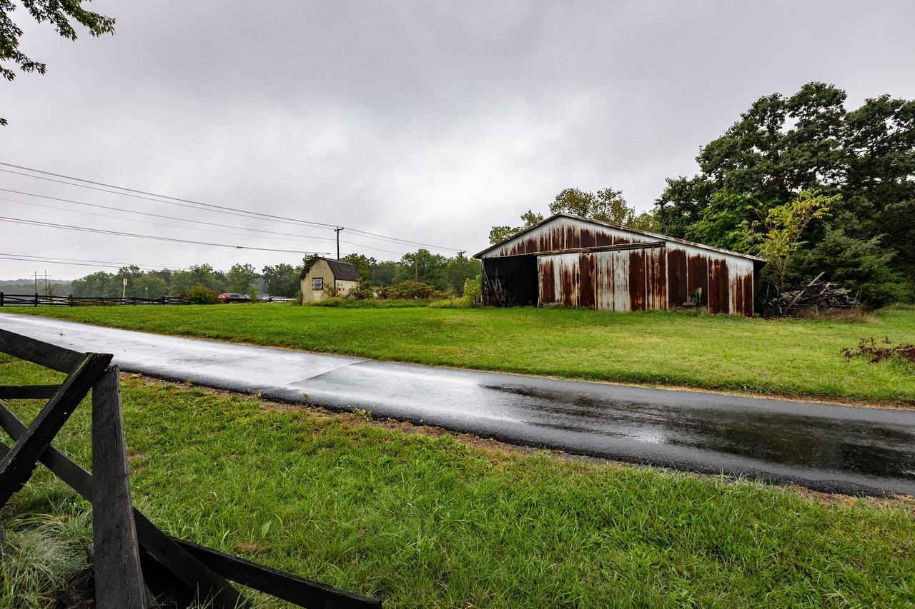 2103 DOGWOOD AVE