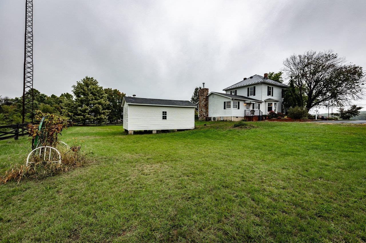 2103 DOGWOOD AVE