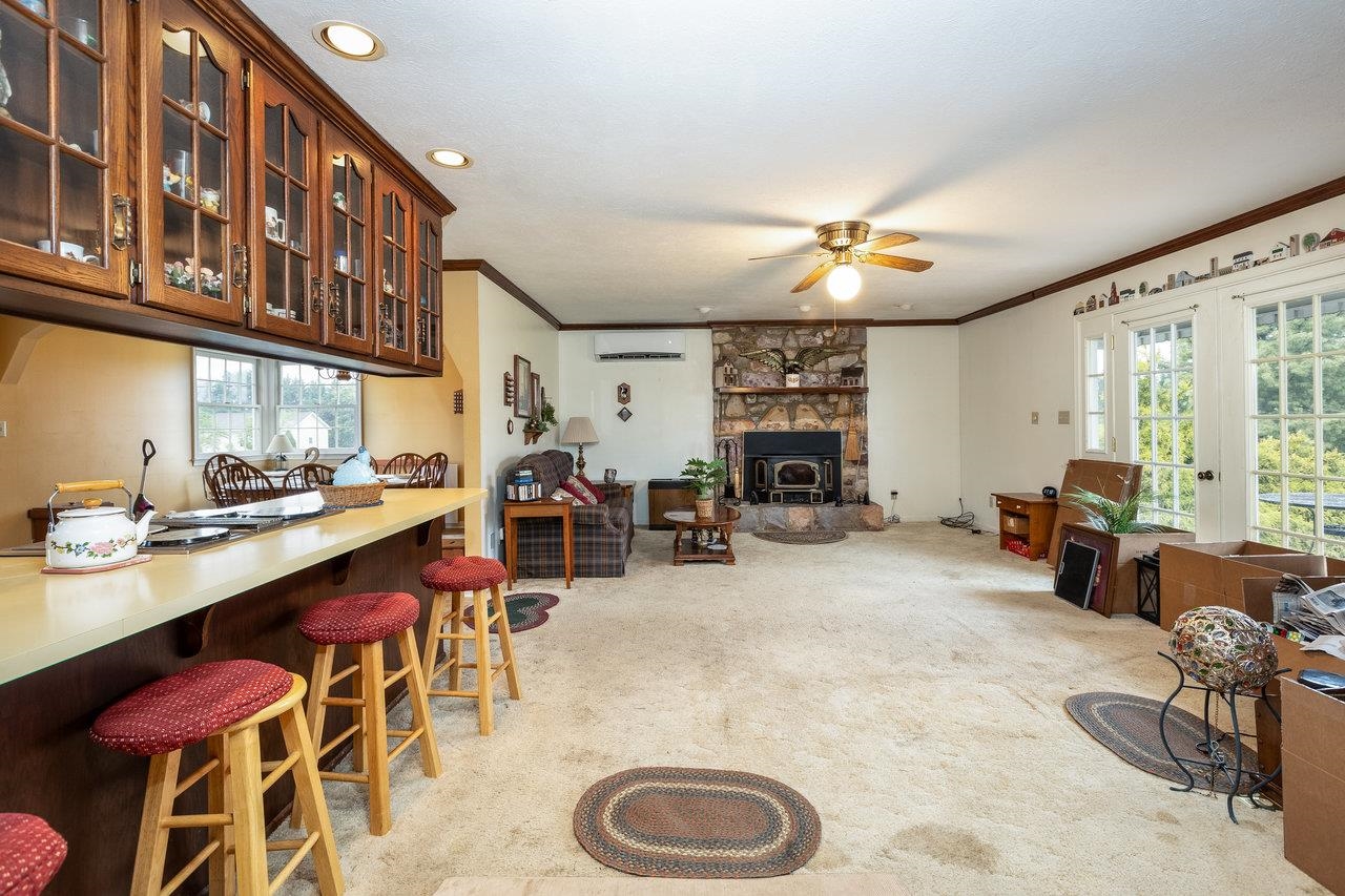 2103 DOGWOOD AVE