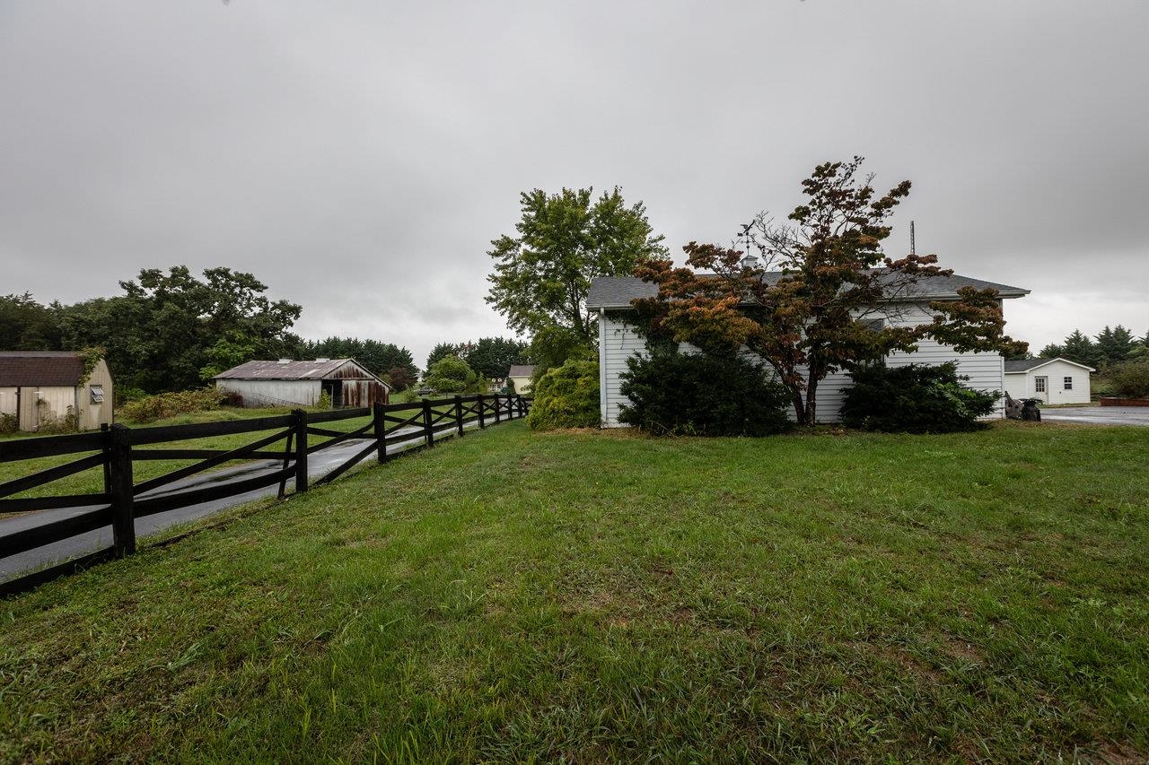 2103 DOGWOOD AVE