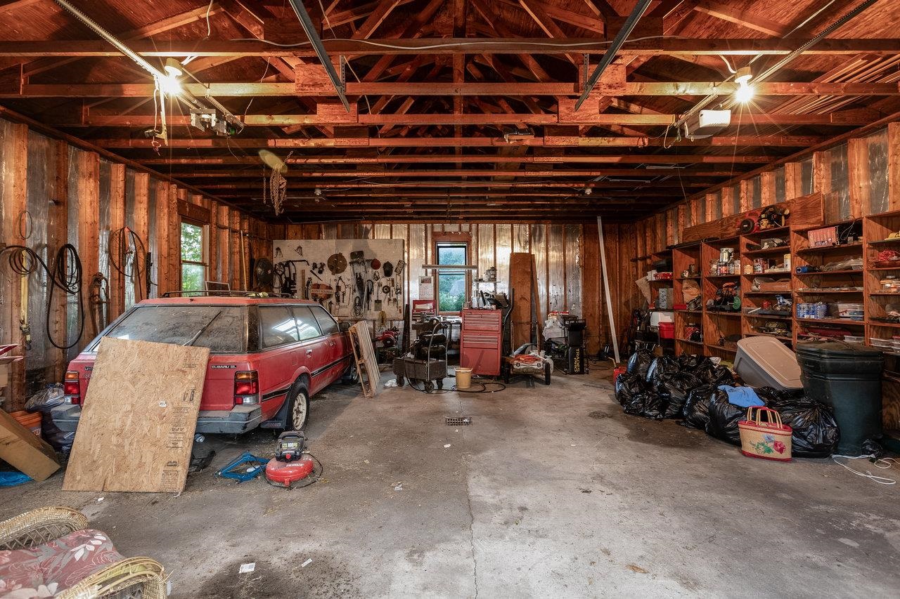 2103 DOGWOOD AVE