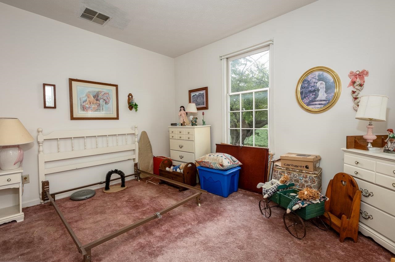 2103 DOGWOOD AVE
