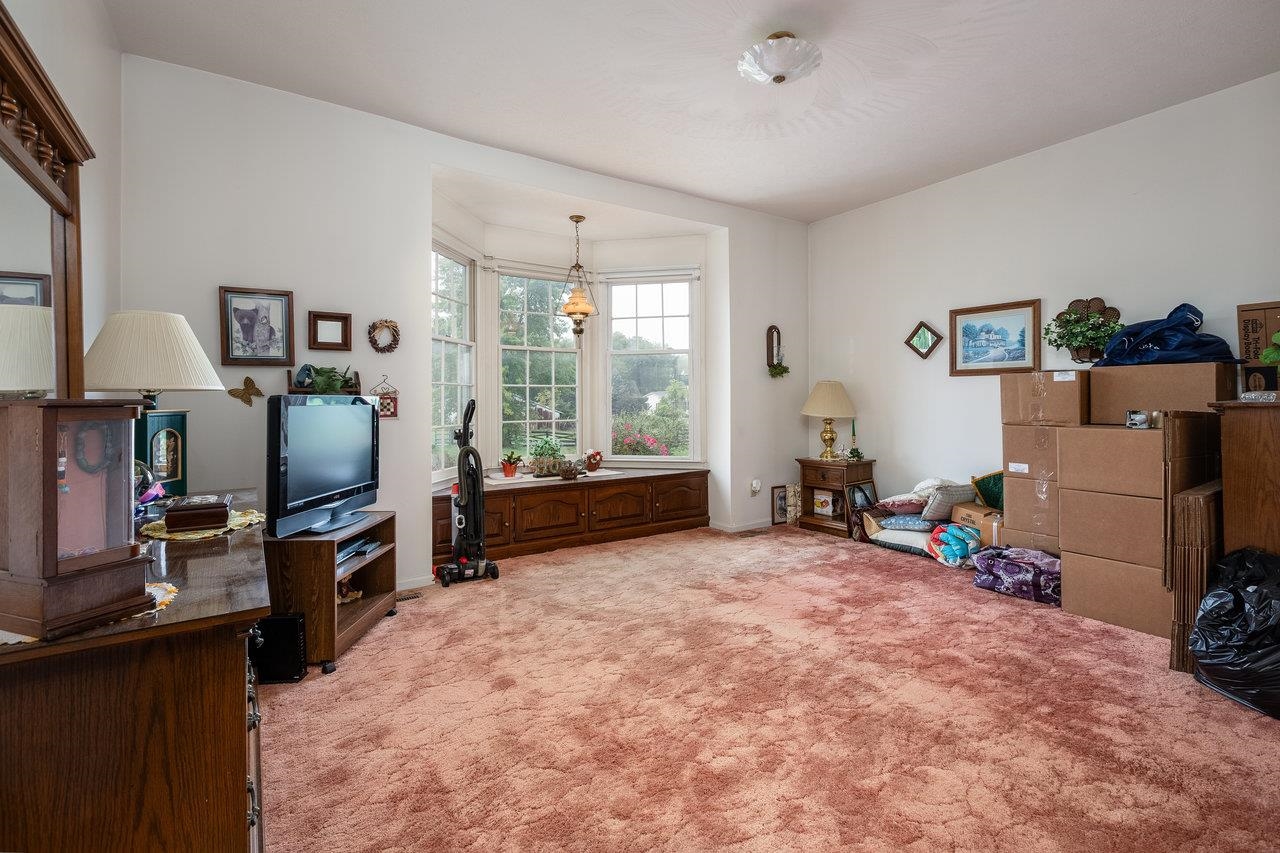 2103 DOGWOOD AVE