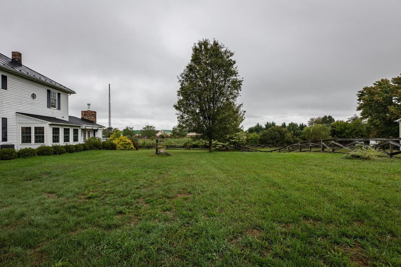 2103 DOGWOOD AVE