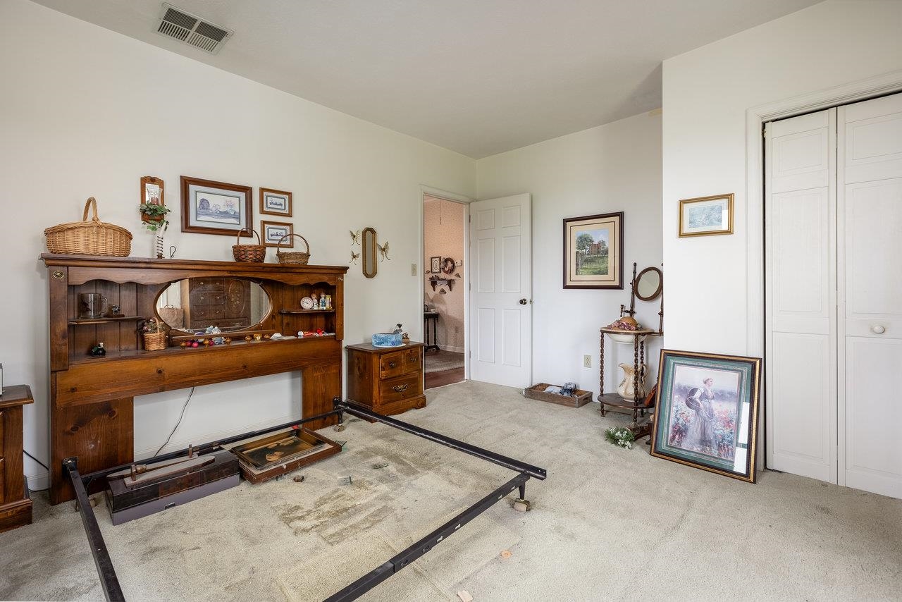 2103 DOGWOOD AVE