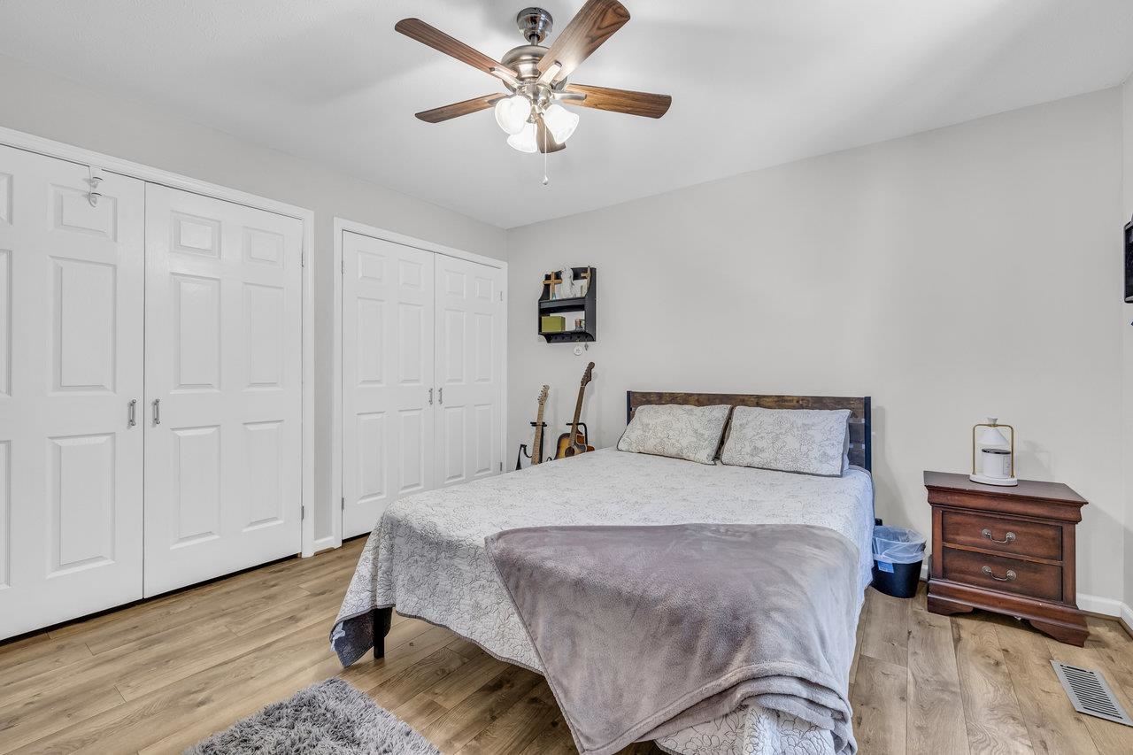2500 OAK GROVE