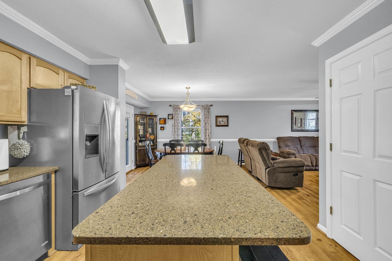 2500 OAK GROVE