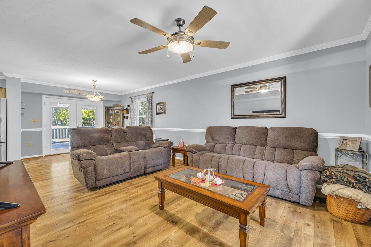 2500 OAK GROVE