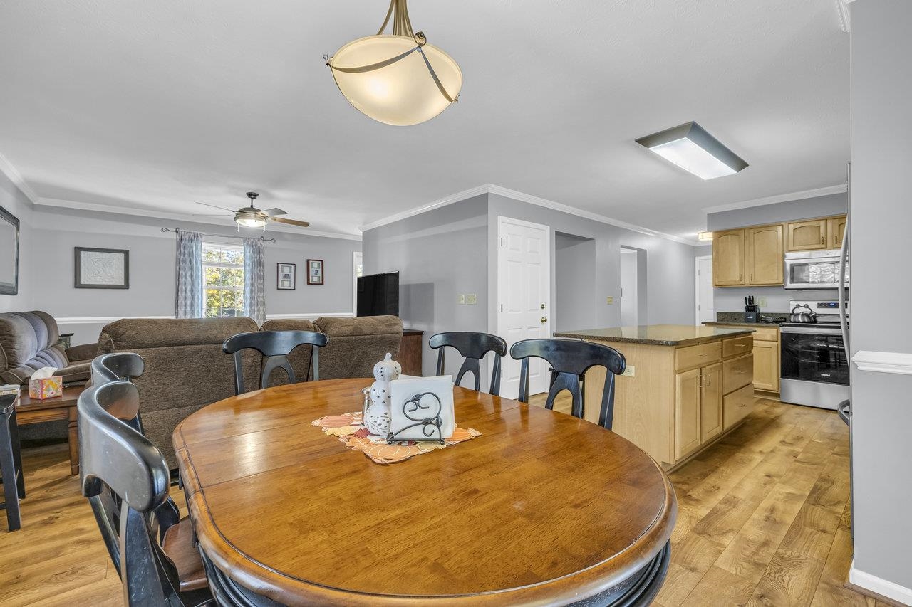 2500 OAK GROVE