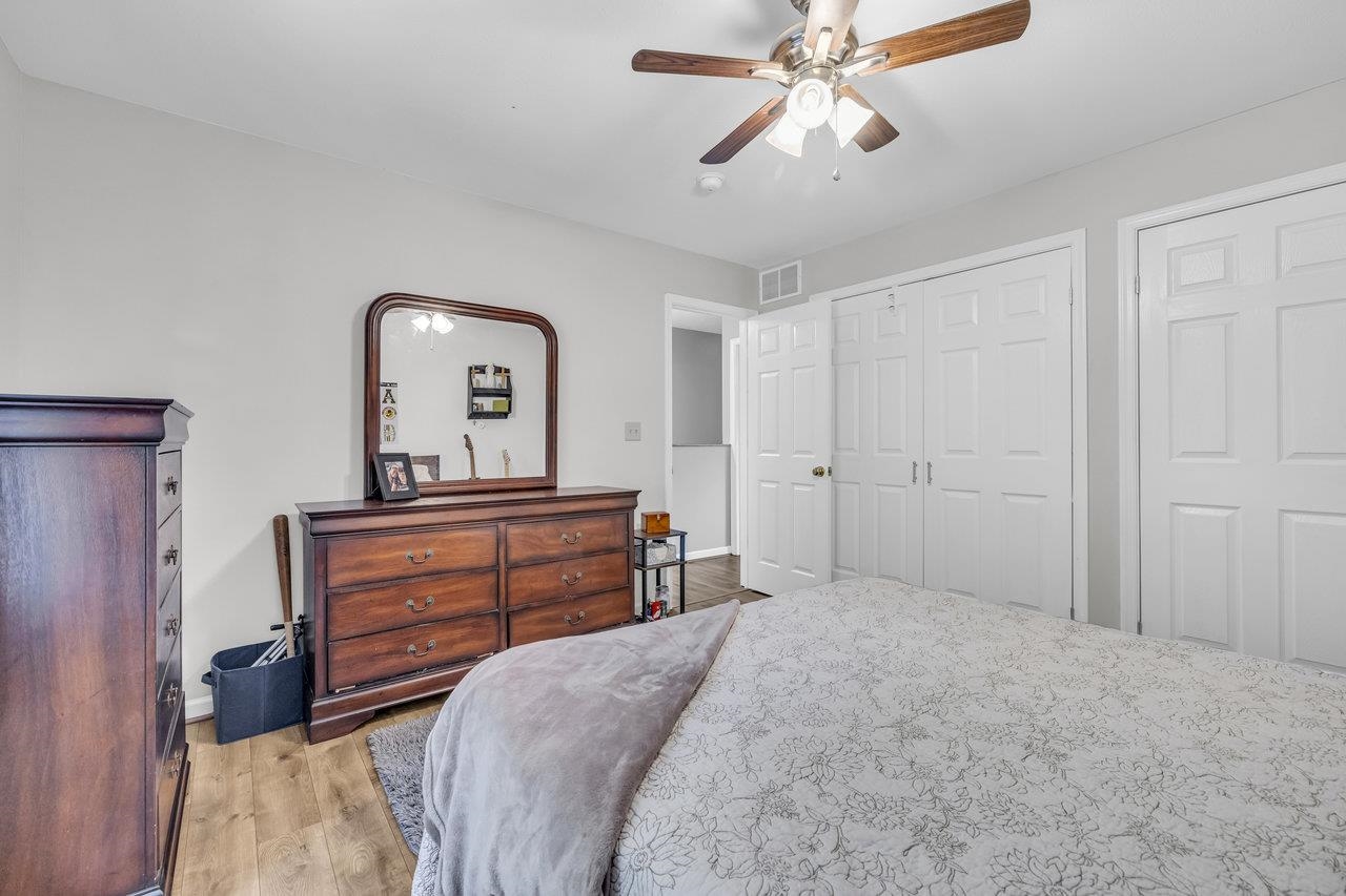 2500 OAK GROVE