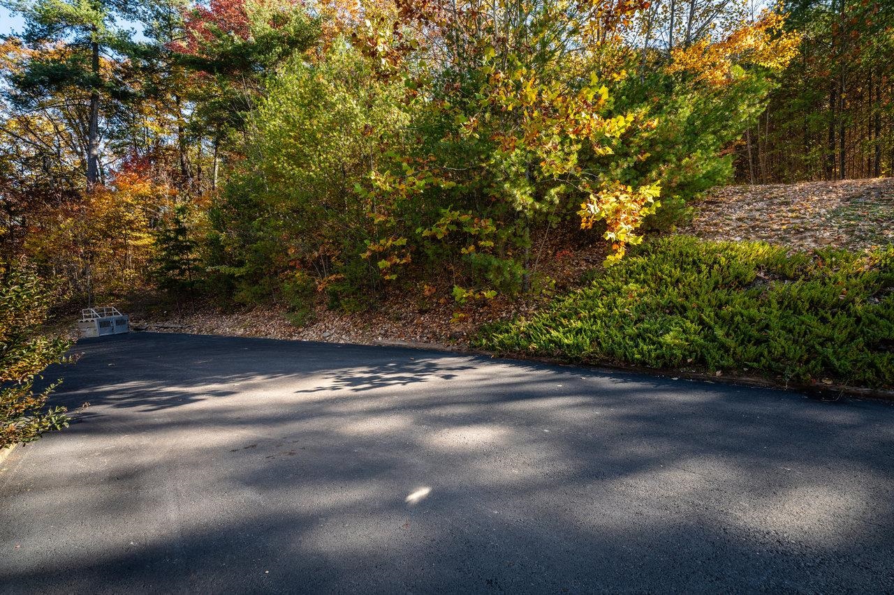415 KNOB RD