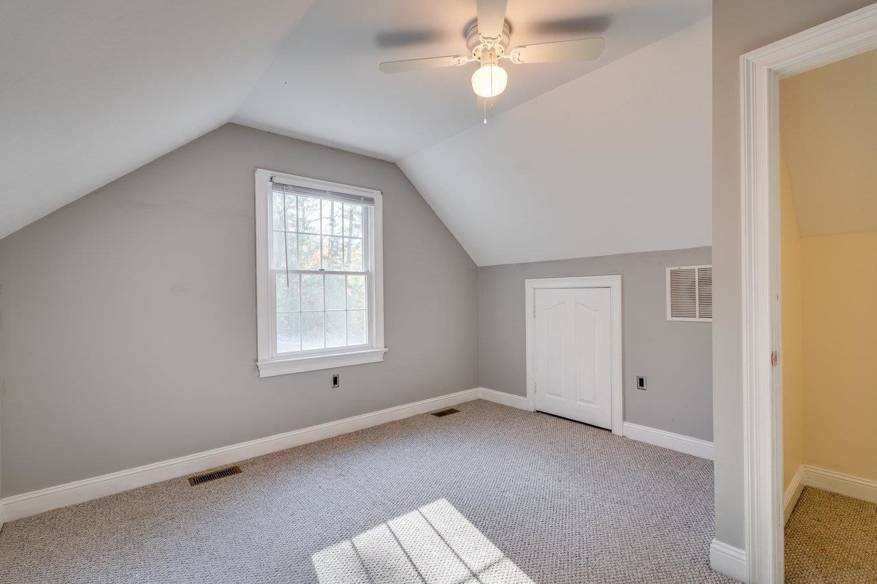415 KNOB RD