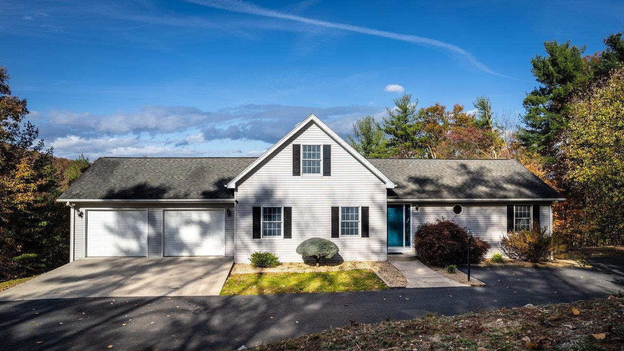 415 KNOB RD