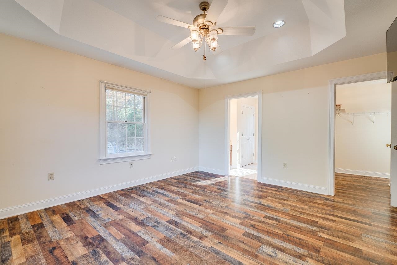 415 KNOB RD