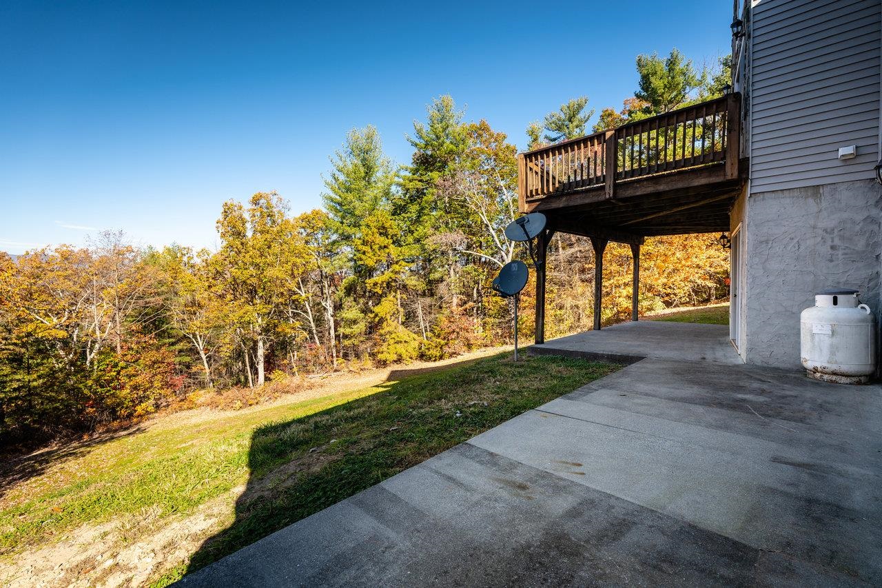 415 KNOB RD