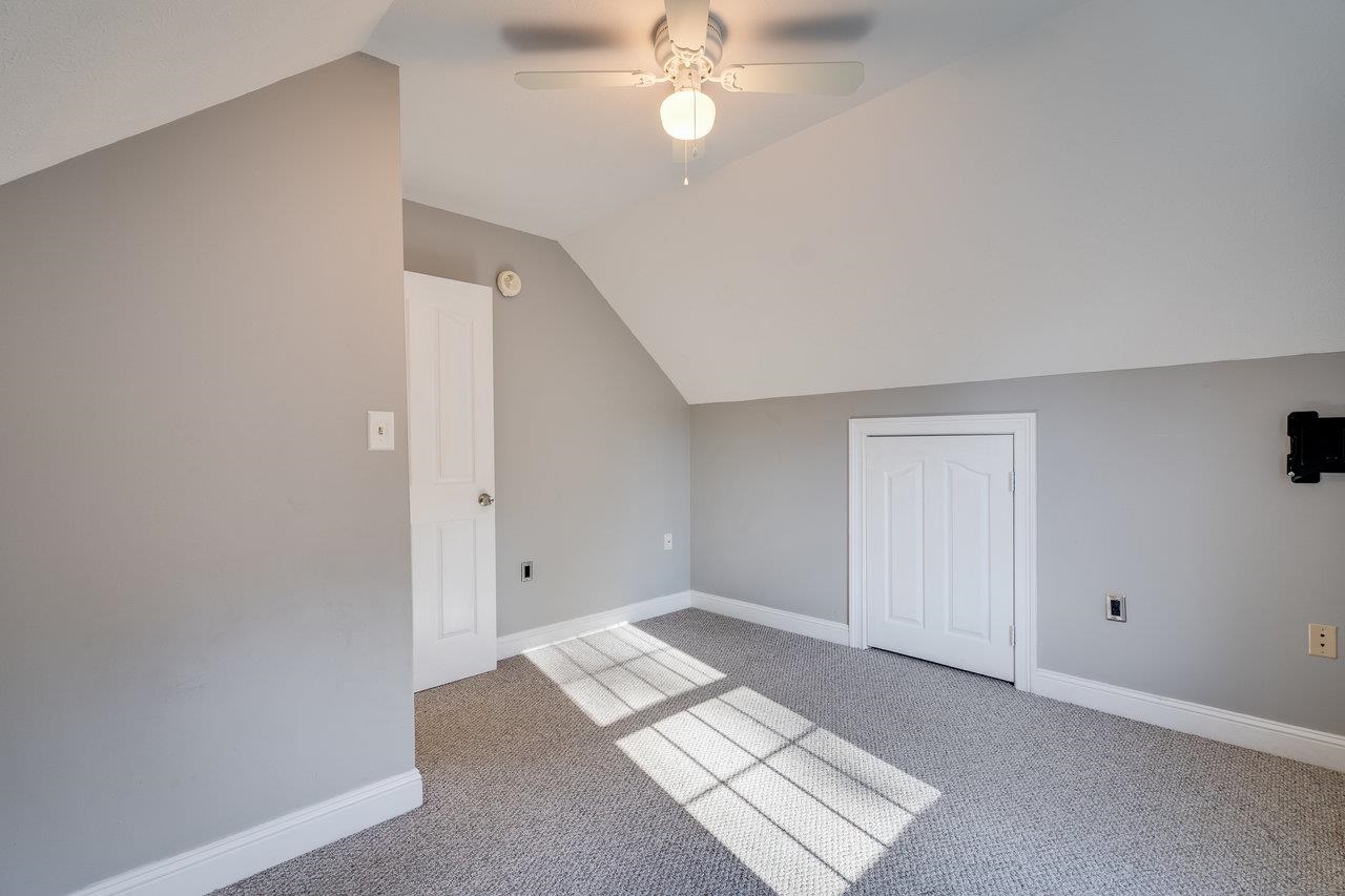 415 KNOB RD