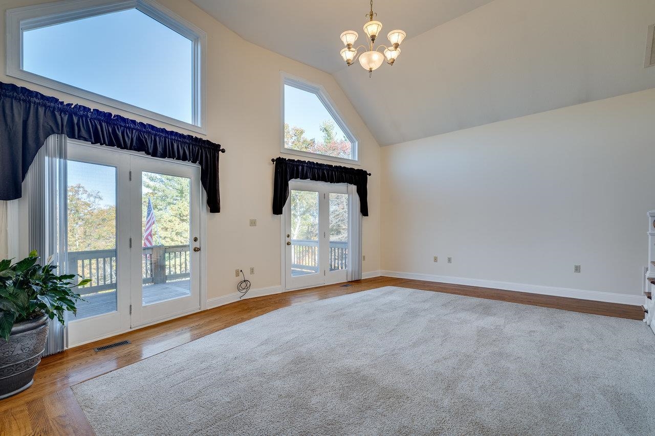 415 KNOB RD