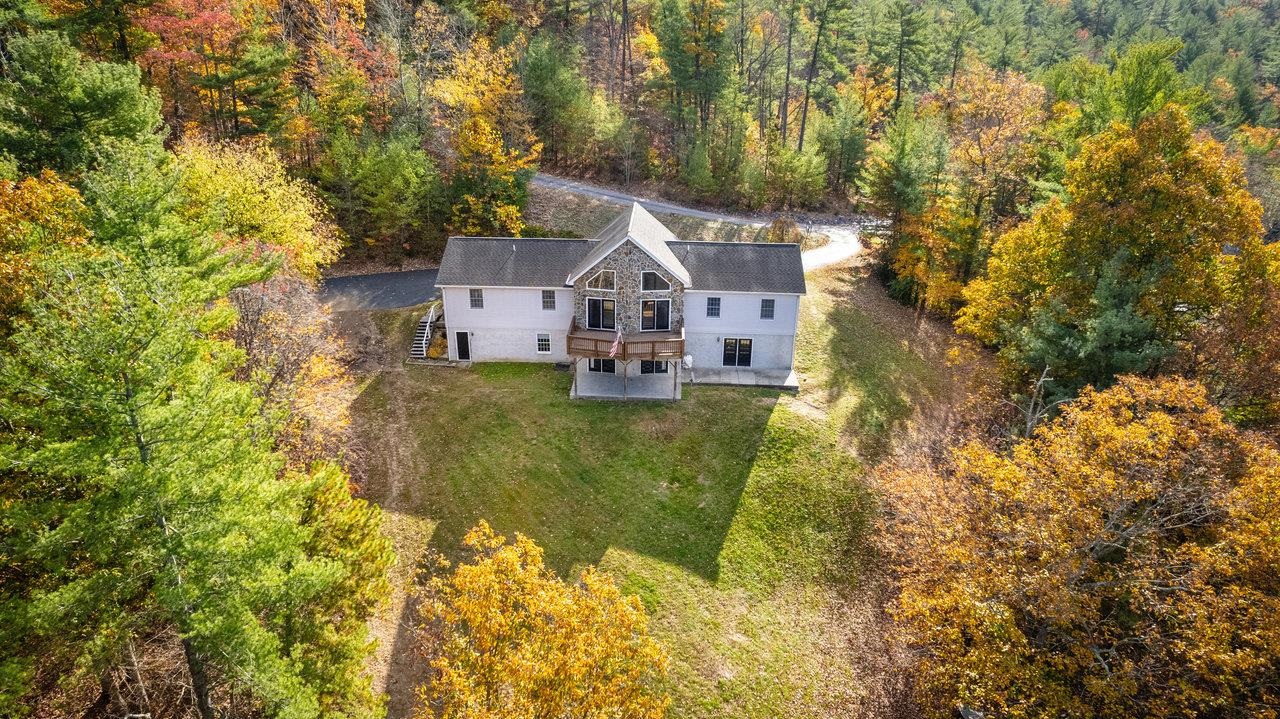 415 KNOB RD