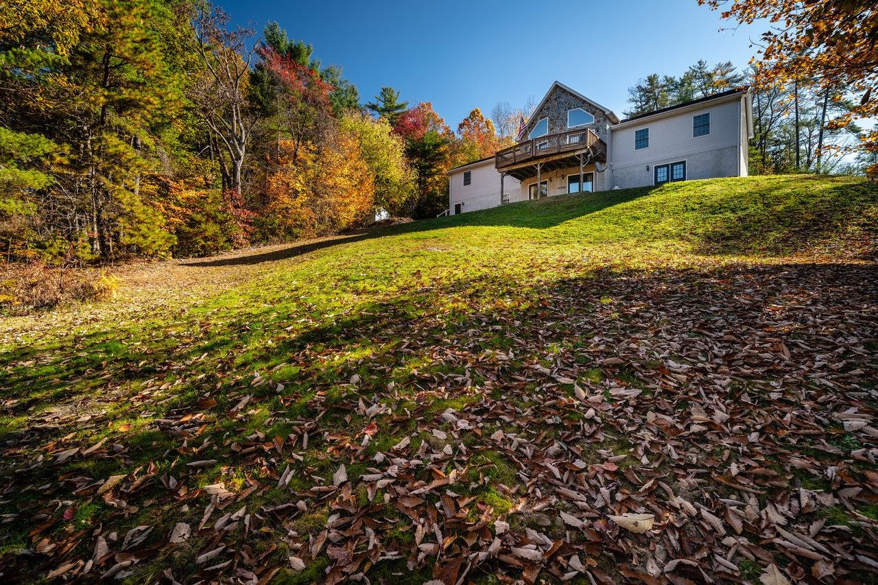 415 KNOB RD