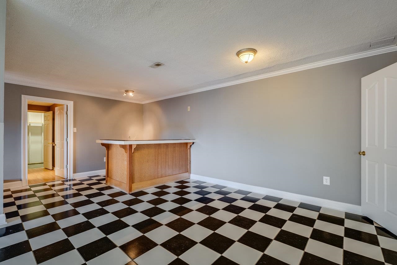 415 KNOB RD